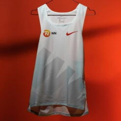 Canotte E Top Nike M NK AEROSWIFT NN SINGLET -SportModa Elite Negozio nike m nk aeroswift nn singlet 306388 cw1253 101 960